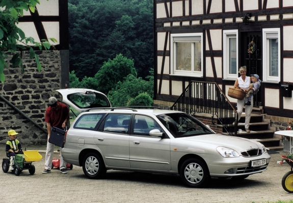 Daewoo Nubira Wagon 1999–2003 images
