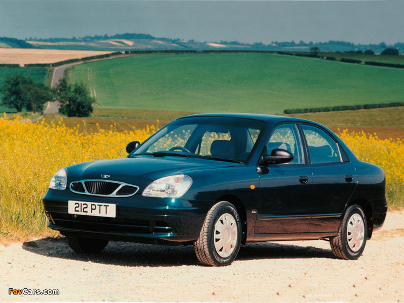 Daewoo Nubira Sedan UK-spec 1999–2003 pictures (800 x 600)