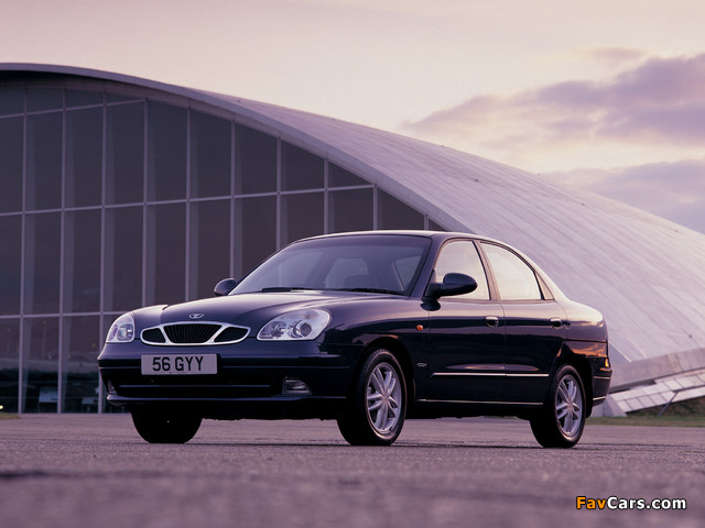 Daewoo Nubira Sedan UK-spec 1999–2003 wallpapers (640 x 480)