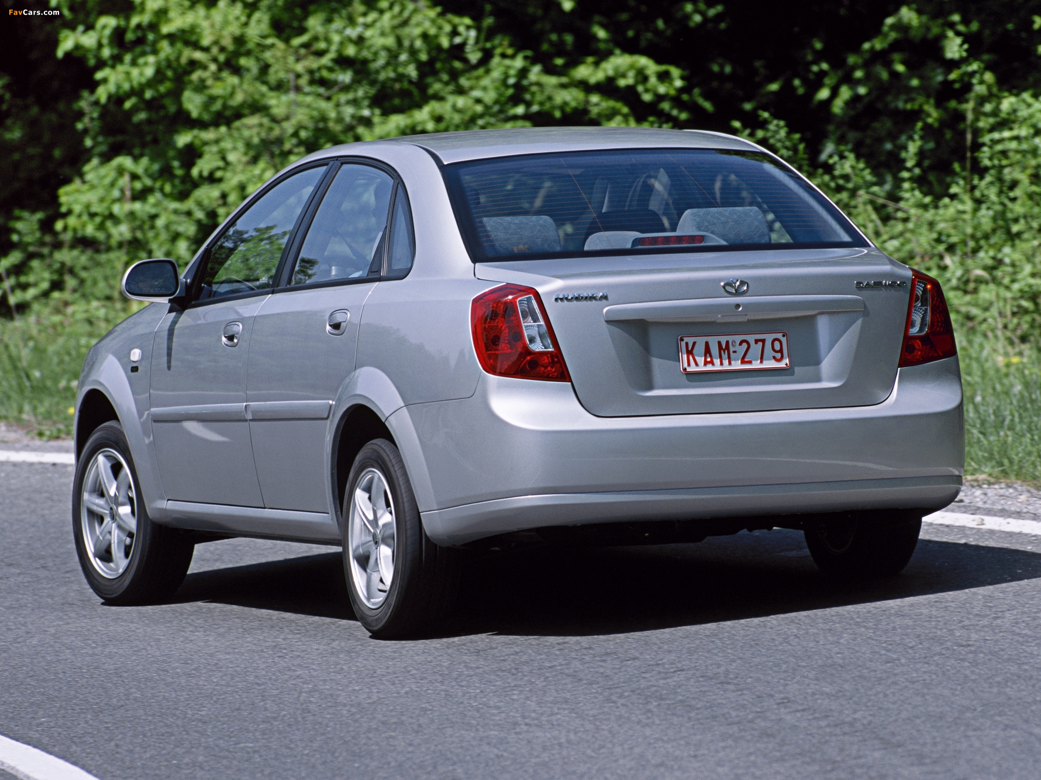 Daewoo Nubira Sedan 2003–04 photos (2048 x 1536)