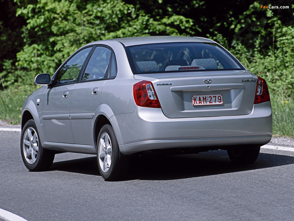 Daewoo Nubira Sedan 2003–04 photos (1024 x 768)