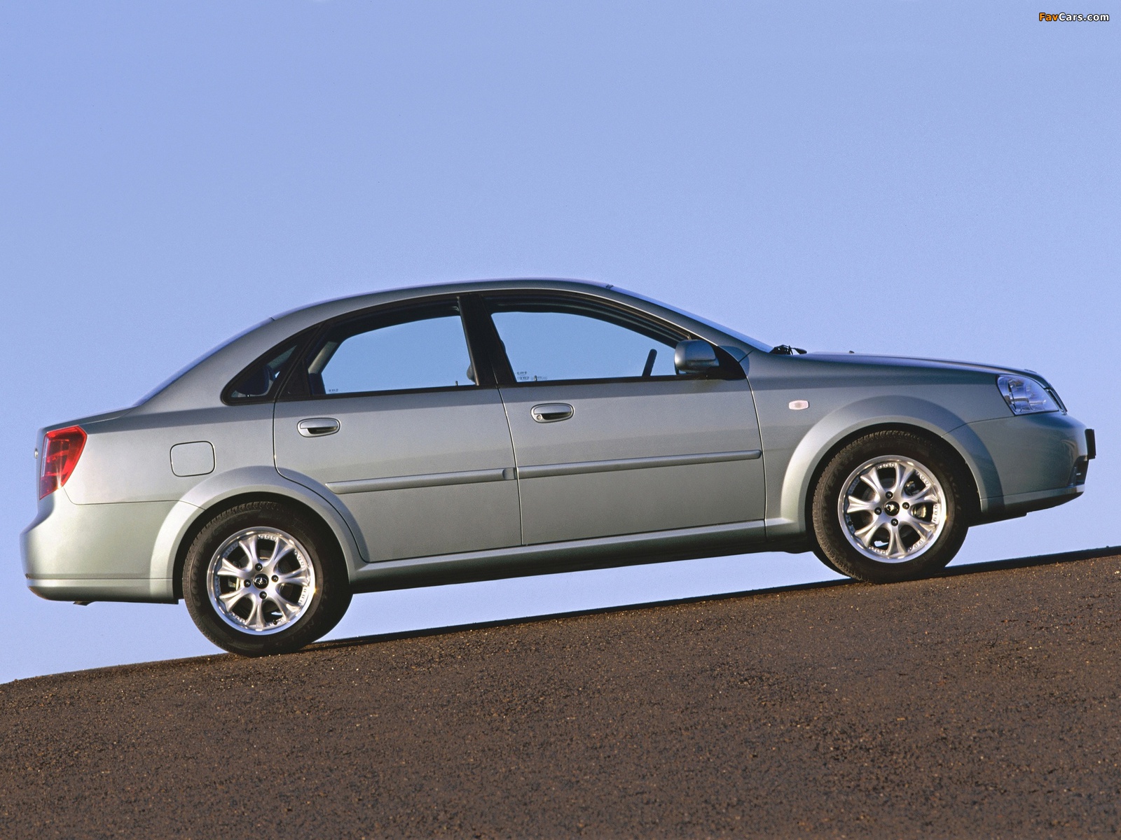 Daewoo Nubira Sedan 2003–04 pictures (1600 x 1200)