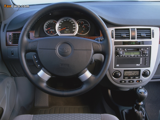 Images of Daewoo Nubira Sedan 2003–04 (640 x 480)
