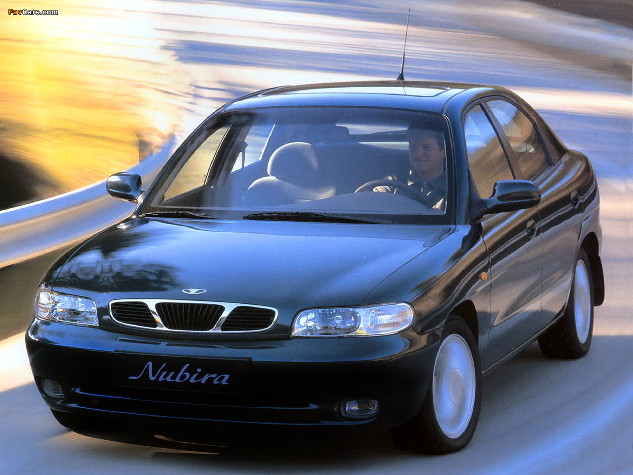 Photos of Daewoo Nubira Sedan 1997–99 (1280 x 960)