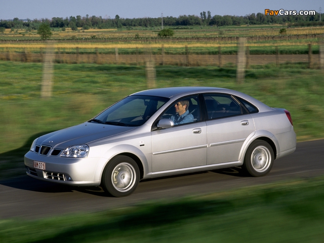 Photos of Daewoo Nubira Sedan 2003–04 (640 x 480)
