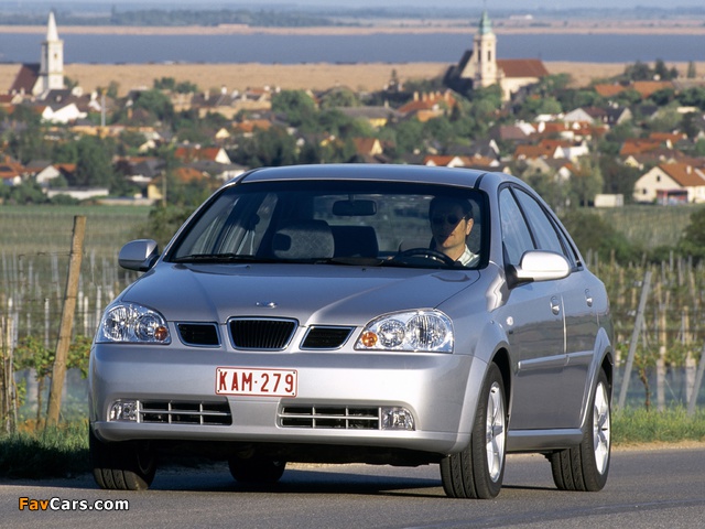 Photos of Daewoo Nubira Sedan 2003–04 (640 x 480)