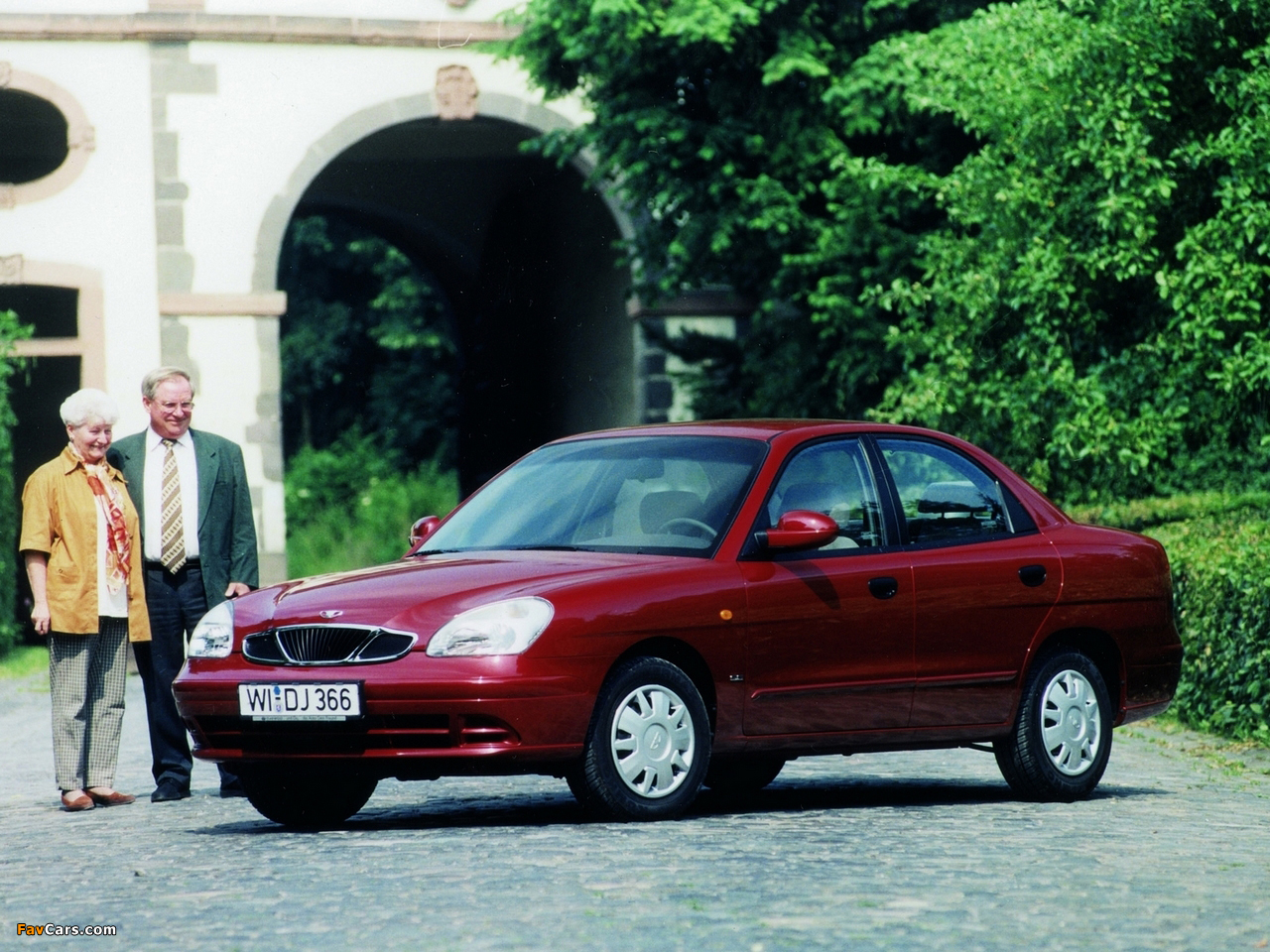 Pictures of Daewoo Nubira Sedan 1999–2003 (1280 x 960)