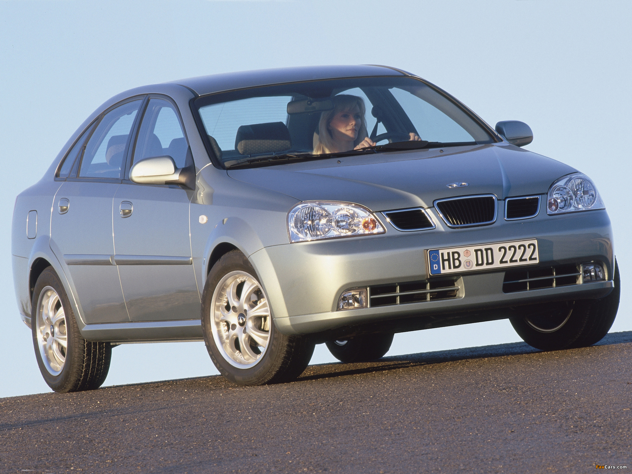 Pictures of Daewoo Nubira Sedan 2003–04 (2048 x 1536)
