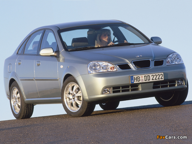 Pictures of Daewoo Nubira Sedan 2003–04 (640 x 480)