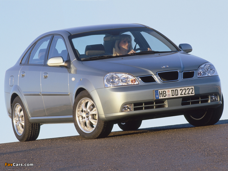 Pictures of Daewoo Nubira Sedan 2003–04 (800 x 600)