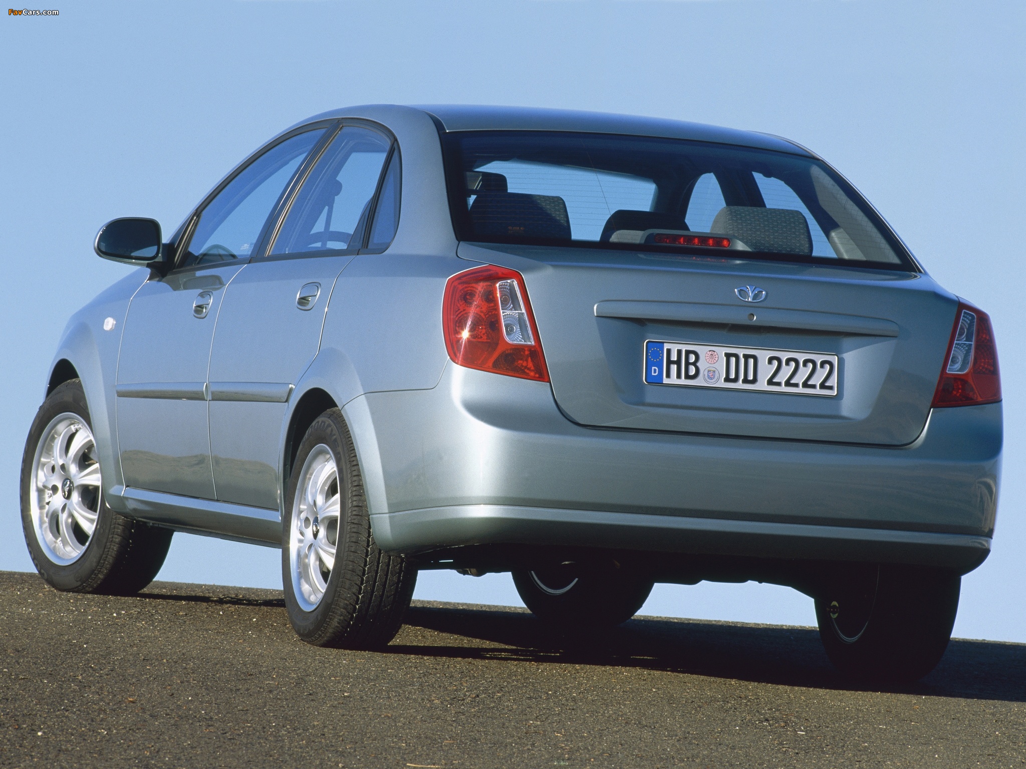 Pictures of Daewoo Nubira Sedan 2003–04 (2048 x 1536)