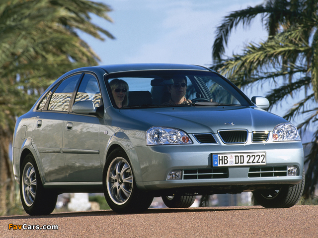 Pictures of Daewoo Nubira Sedan 2003–04 (640 x 480)