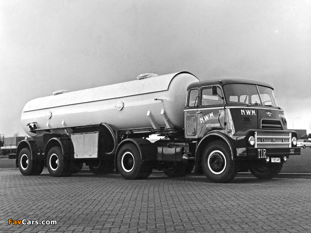 DAF 2000 DO Tractor 1965–70 pictures (640 x 480)