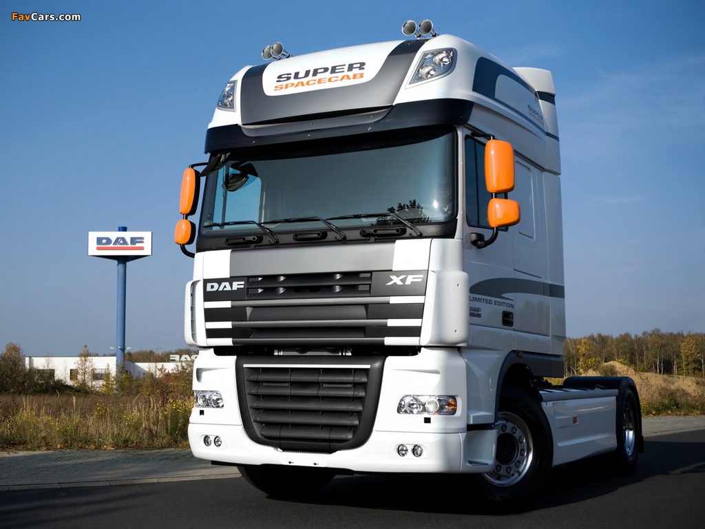 DAF XF105 White Edition 2009 wallpapers (1024 x 768)