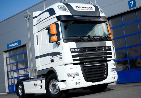 Pictures of DAF XF105 White Edition 2009