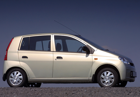 Daihatsu Charade 5-door UK-spec (L251) 2003–07 pictures