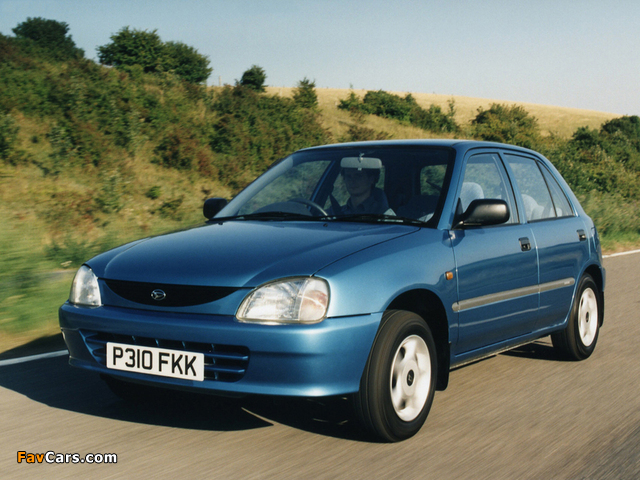 Photos of Daihatsu Charade 5-door UK-spec (G203) 1996–2000 (640 x 480)