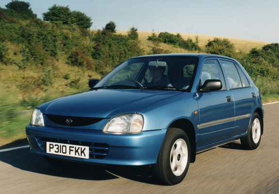 Photos of Daihatsu Charade 5-door UK-spec (G203) 1996–2000
