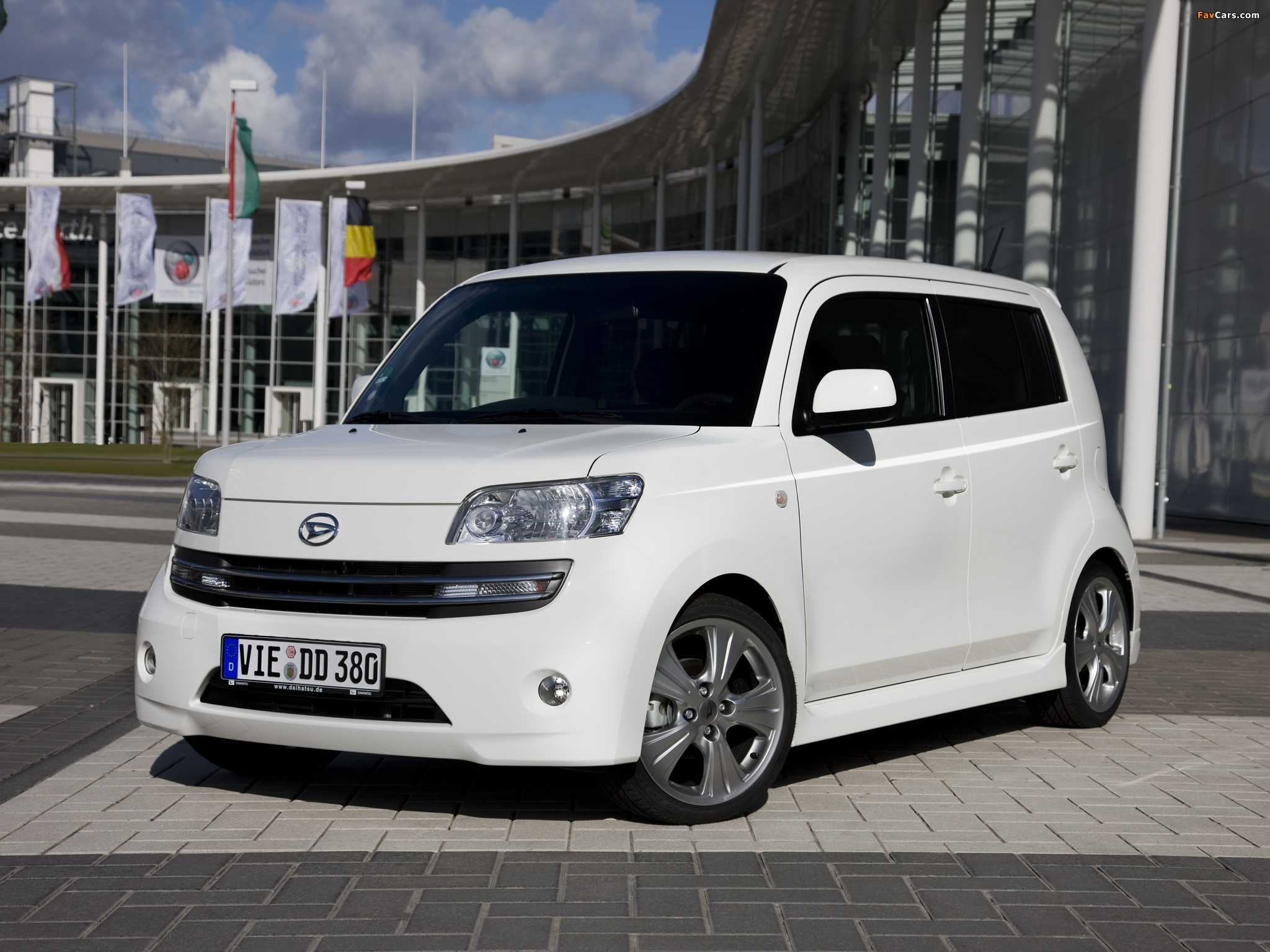 Daihatsu Materia White X 2008 images (2048 x 1536)