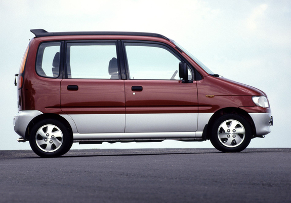 Photos of Daihatsu Move EU-spec (L900) 1998–2002