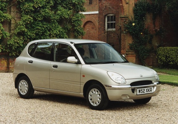 Daihatsu Sirion UK-spec 1998–2001 images