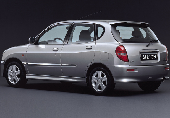 Pictures of Daihatsu Sirion 2001–04