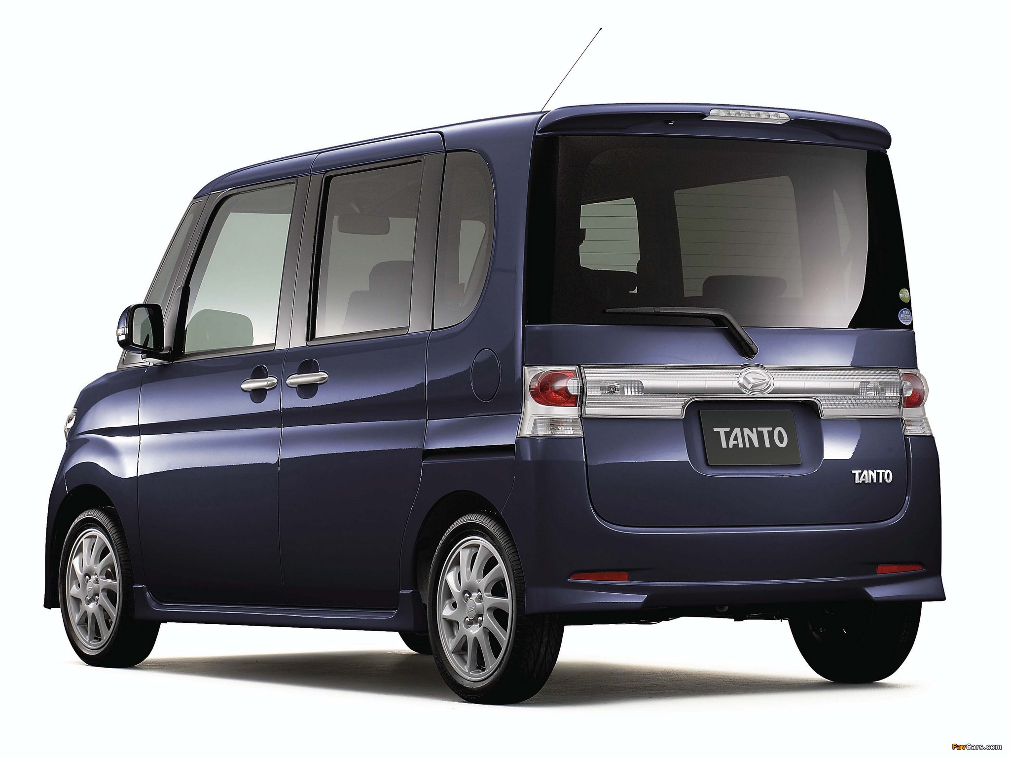 Photos of Daihatsu Tanto Custom 2007 (2048 x 1536)