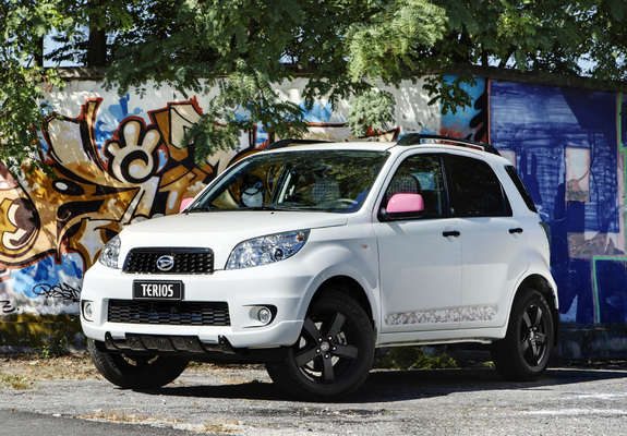 Daihatsu Terios Think Pink 2010 photos