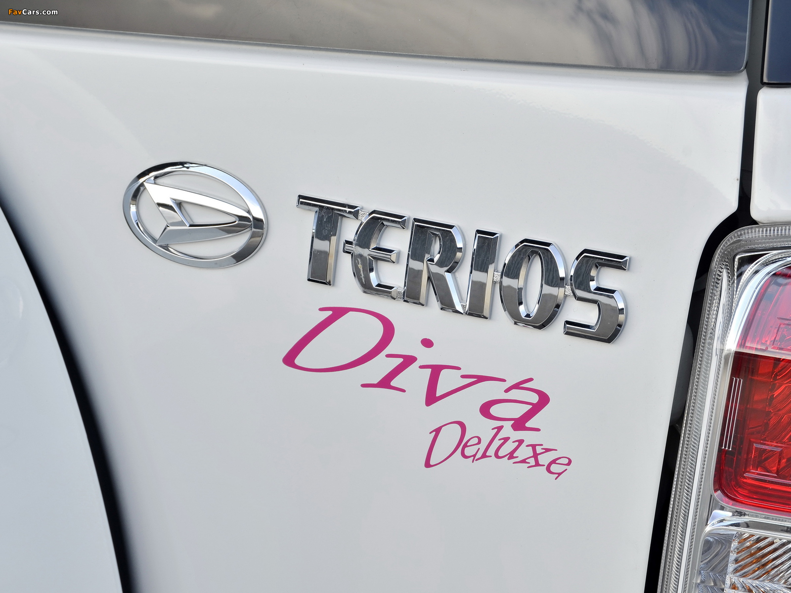 Daihatsu Terios Diva Deluxe 2013 images (1600 x 1200)