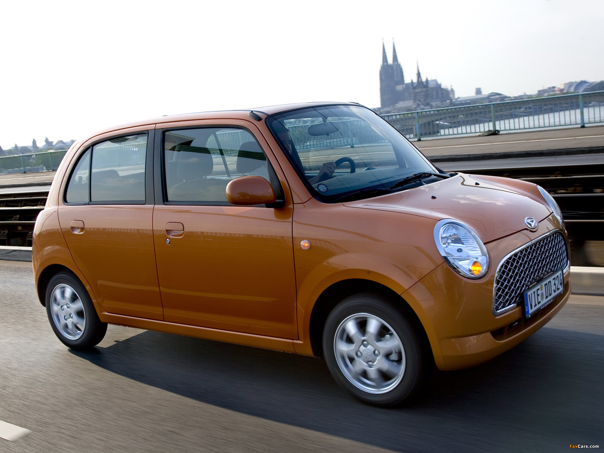 Daihatsu Trevis 2006 wallpapers (2048 x 1536)