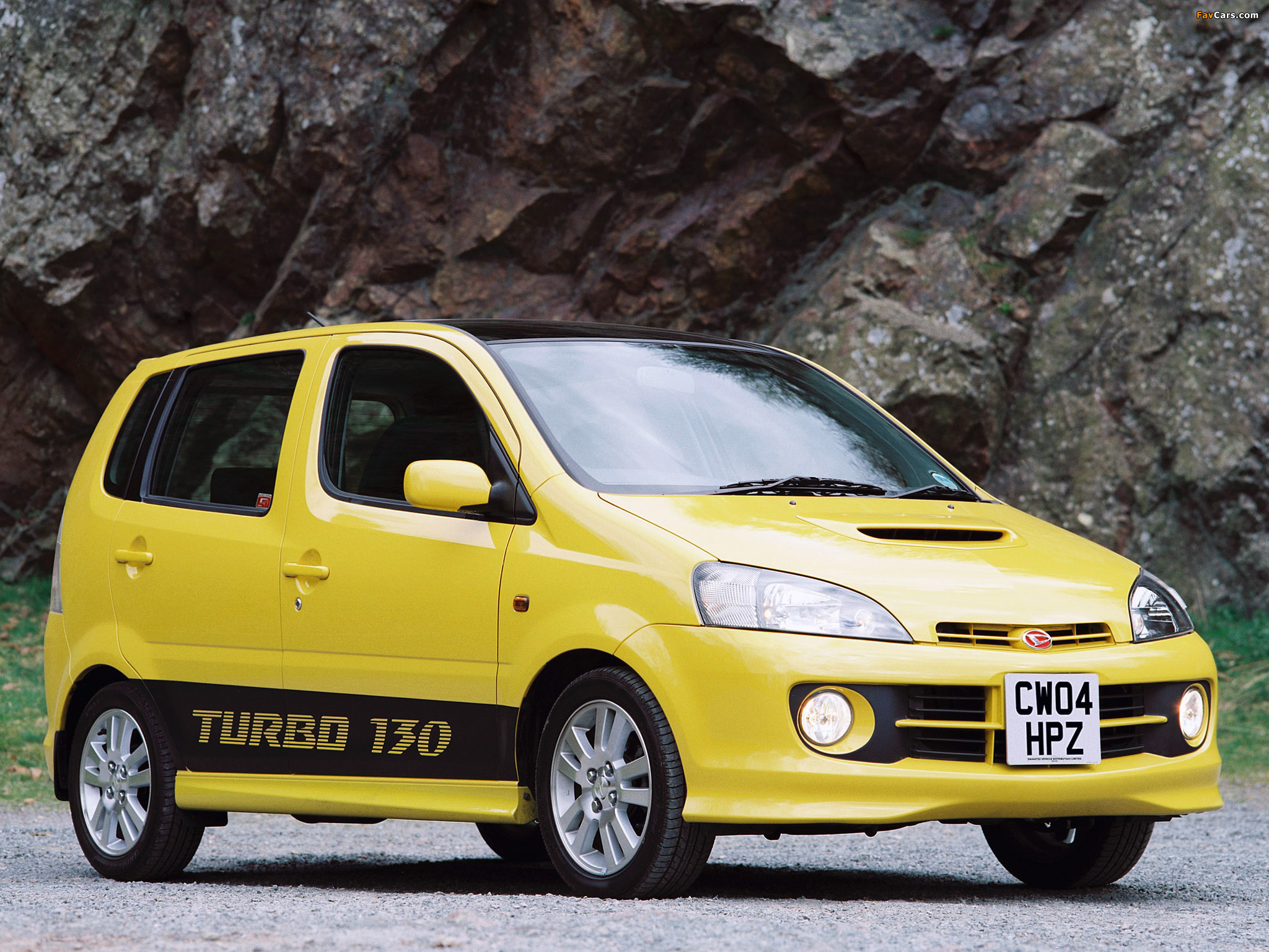 Daihatsu YRV Turbo 2001–06 pictures (2048 x 1536)