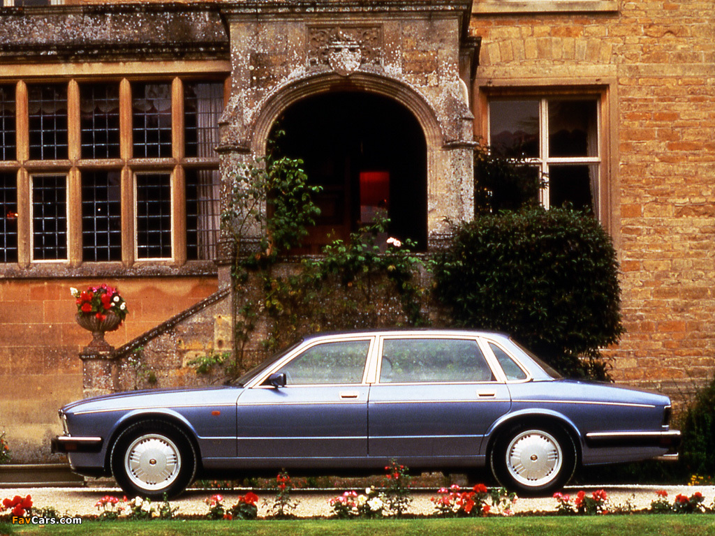 Photos of Daimler Double Six 1993–94 (1024 x 768)