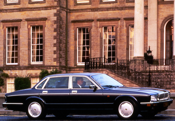 Pictures of Daimler Double Six 1993–94