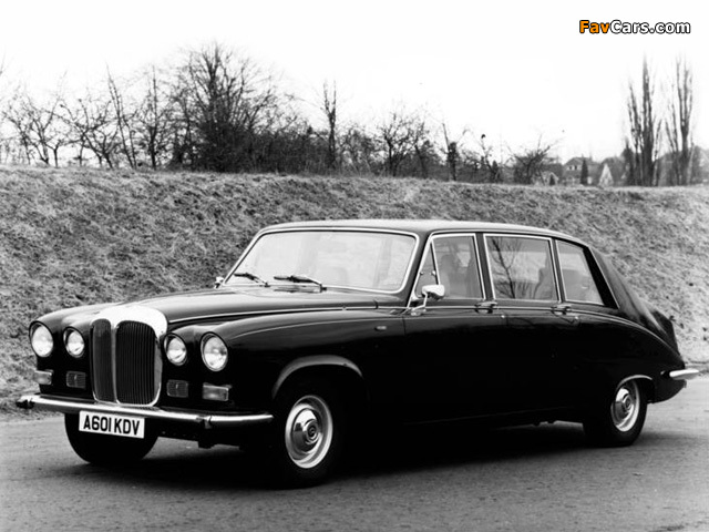 Pictures of Daimler DS420 Executive Limousine (MkIII) 1984 (640 x 480)
