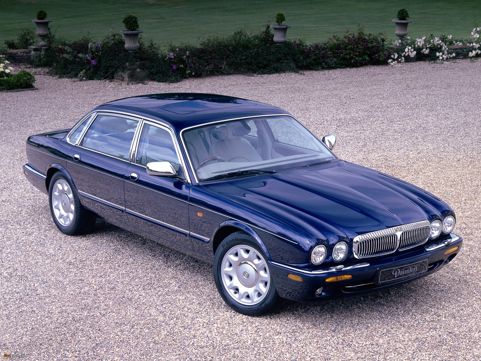 Daimler Super V8 (X308) 1998–2003 pictures (2048 x 1536)