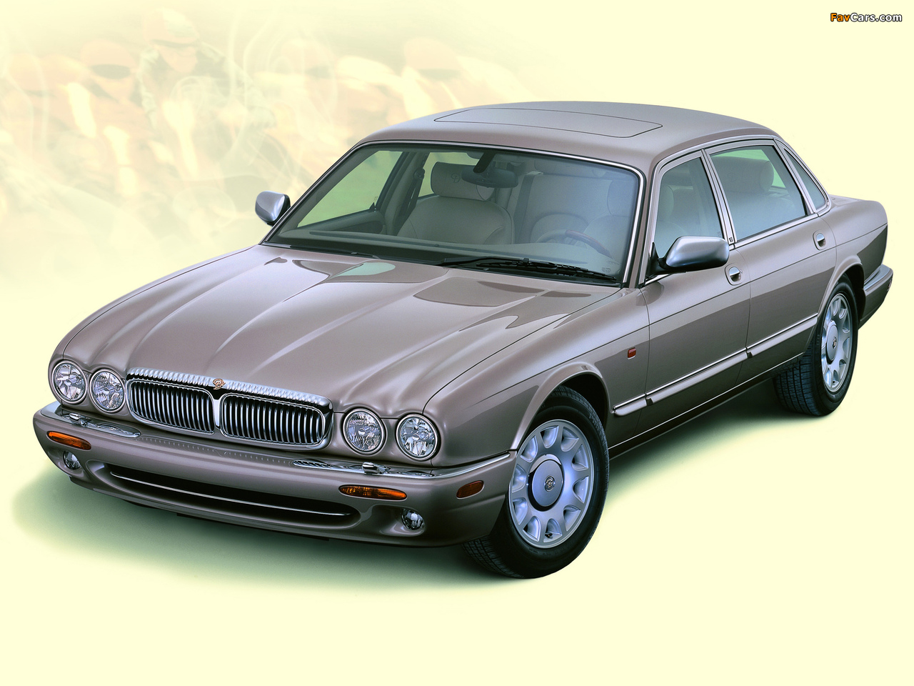 Photos of Daimler Super V8 (X308) 1998–2003 (1280 x 960)