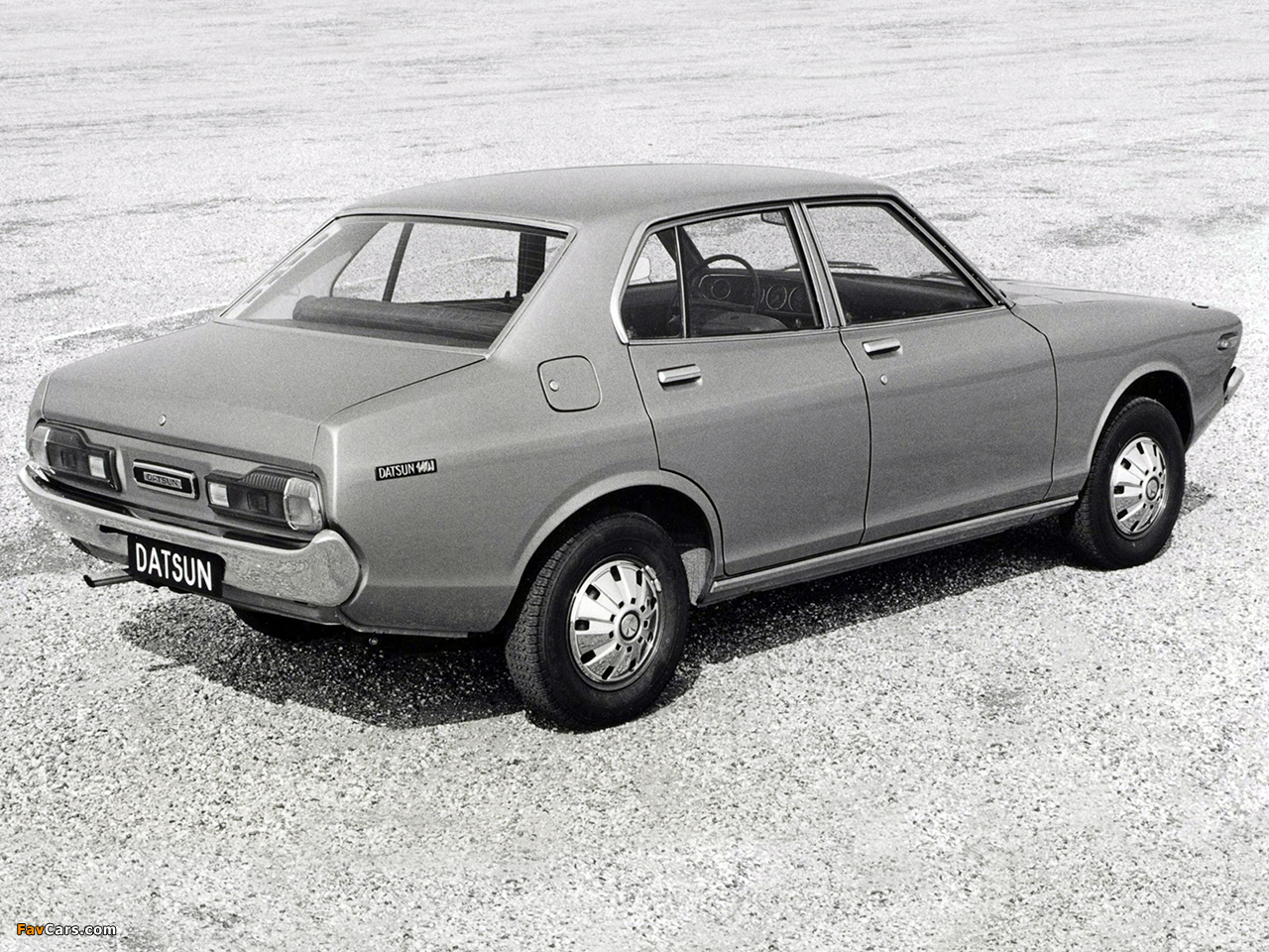 Datsun 140J Sedan 1973–77 pictures (1280 x 960)