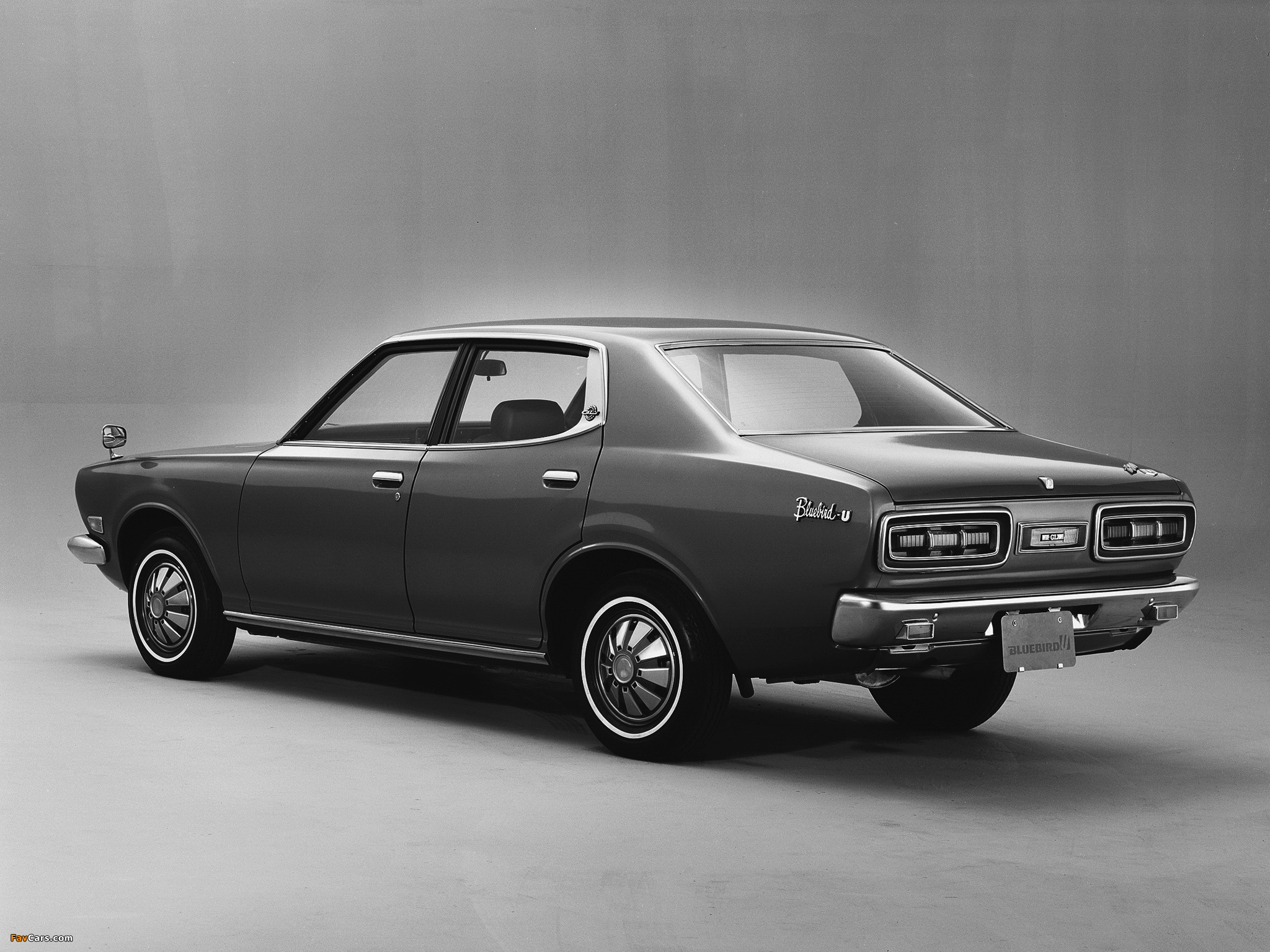 Datsun Bluebird U Sedan (610) 1971–73 pictures (2048 x 1536)