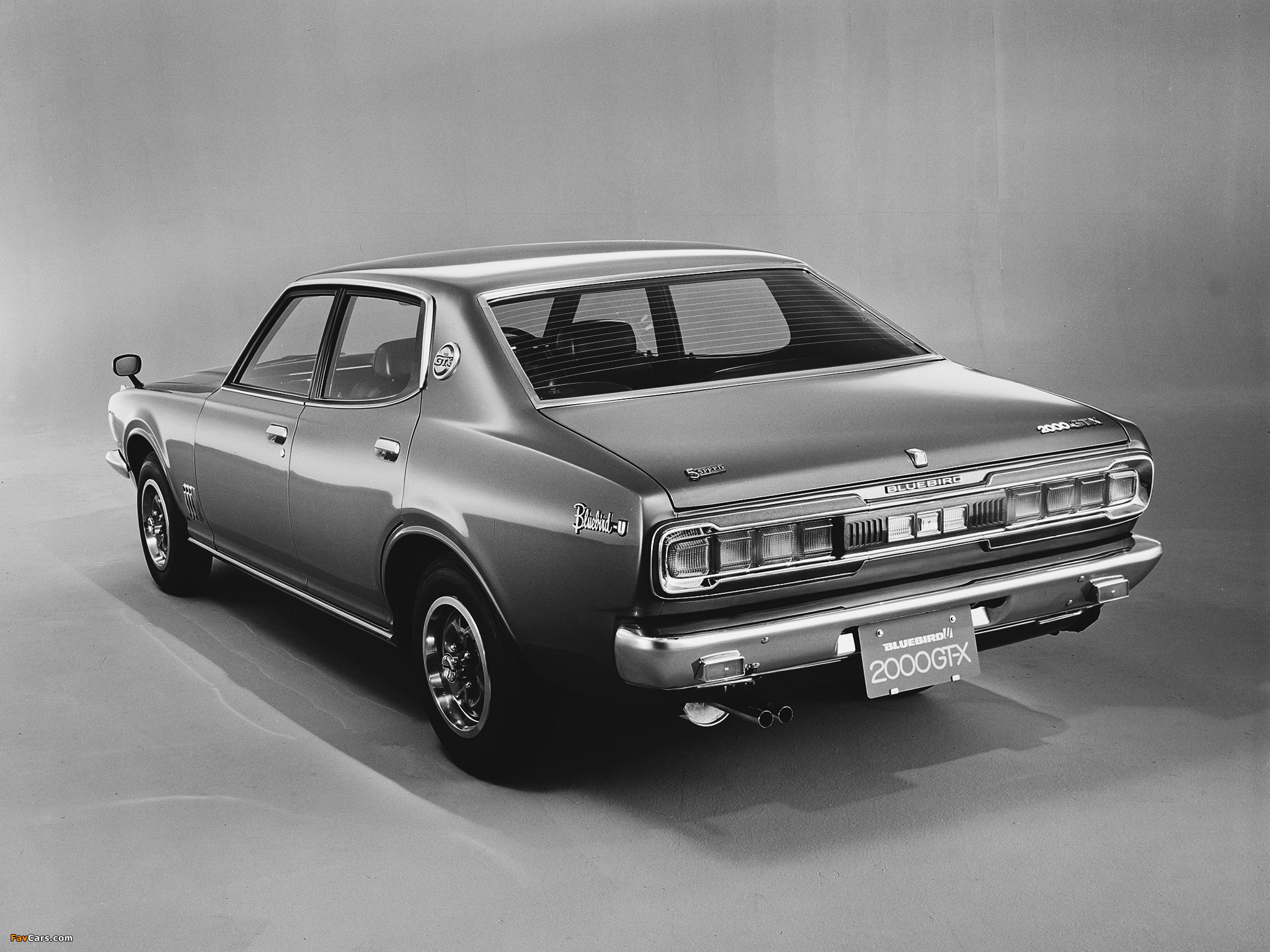 Datsun Bluebird U Sedan 2000 GT (610) 1973–76 pictures (2048 x 1536)