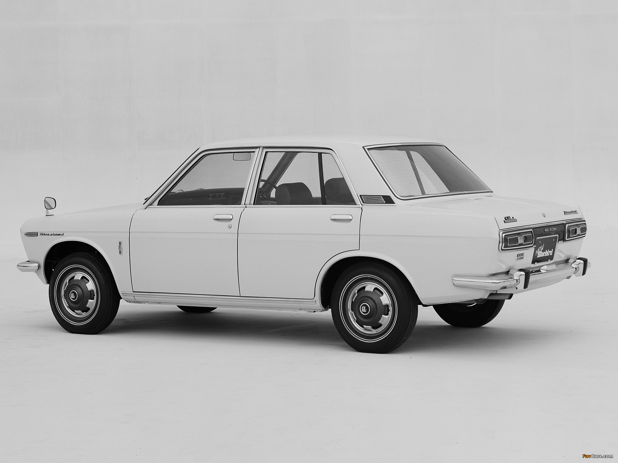 Photos of Datsun Bluebird 4-door Sedan (510) 1967–72 (2048 x 1536)