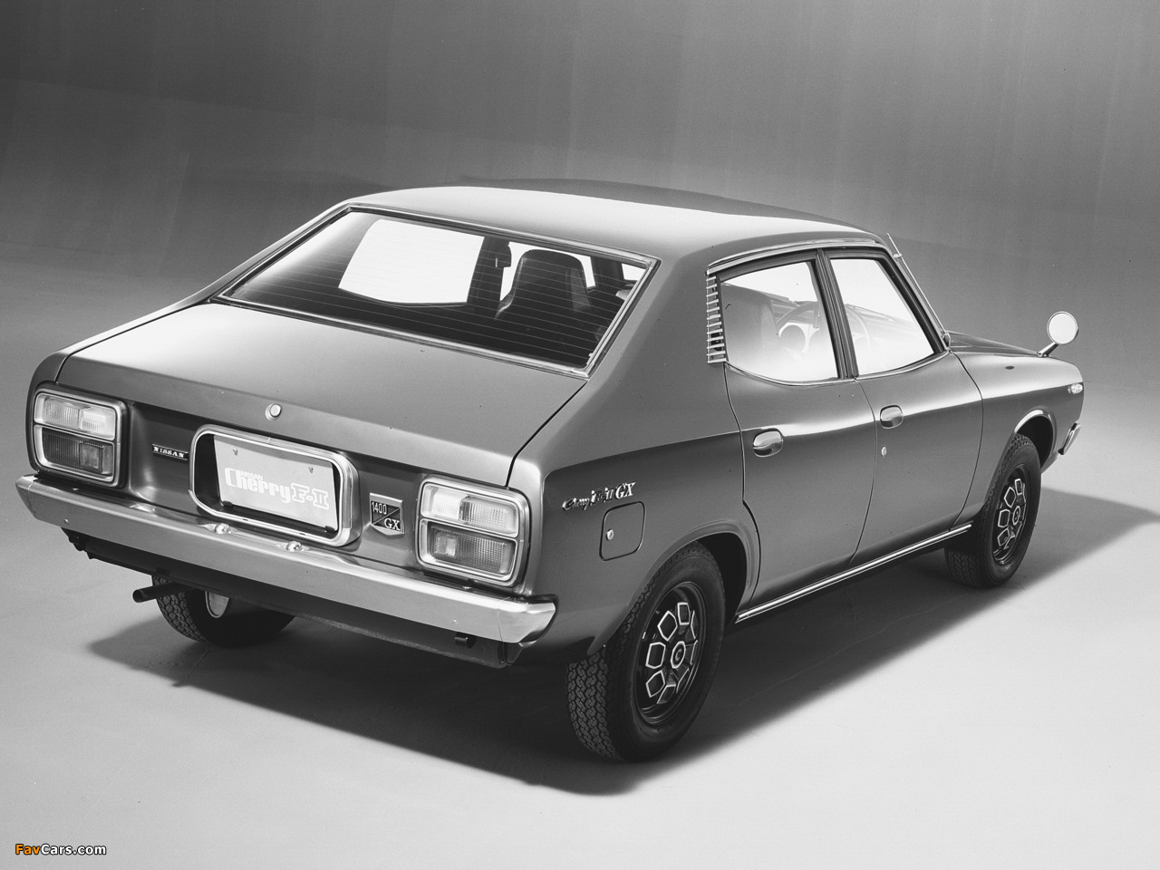 Pictures of Nissan Cherry F-II 4-door Sedan (F10) 1974–78 (1280 x 960)