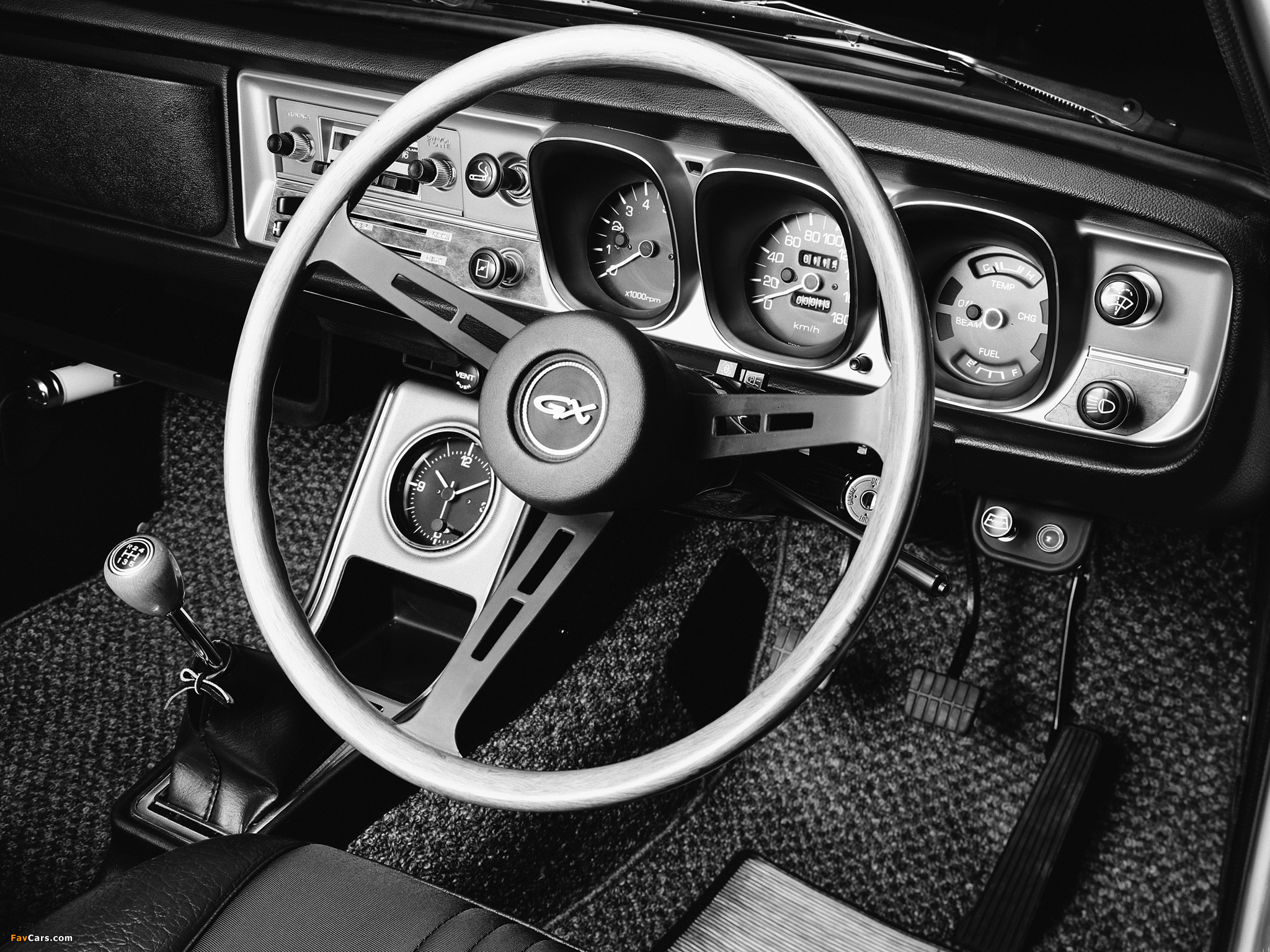 Images of Datsun Sunny 2-door Sedan (B110) 1970–73 (2048 x 1536)