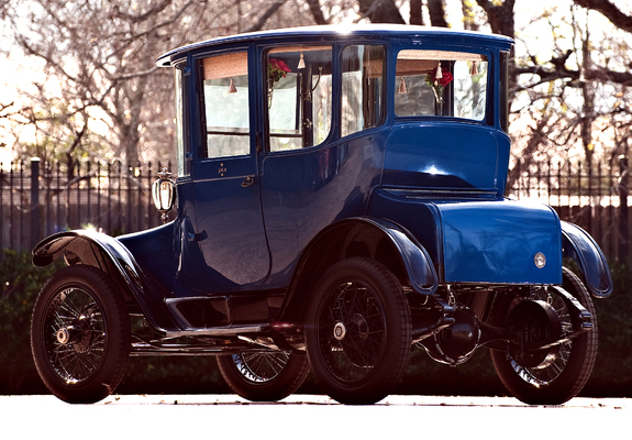 Pictures of Detroit Electric Brougham 1915