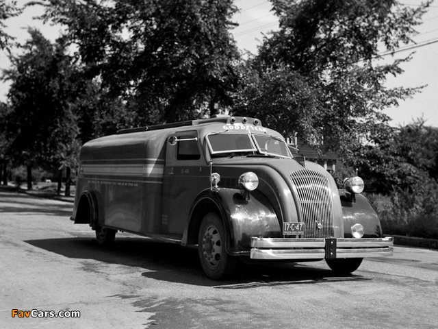 Photos of Dodge Airflow Special (K52) 1934–36 (640 x 480)