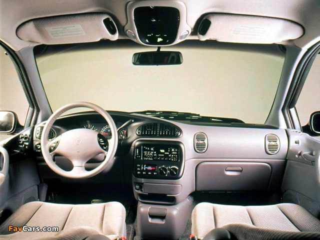 Dodge Grand Caravan 1995–2000 photos (640 x 480)