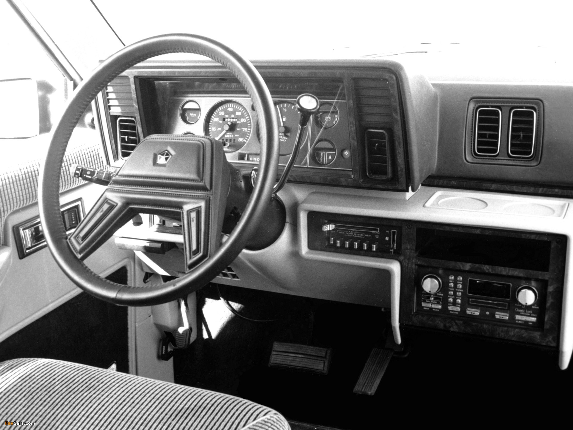 Images of Dodge Caravan 1984–87 (1920 x 1440)