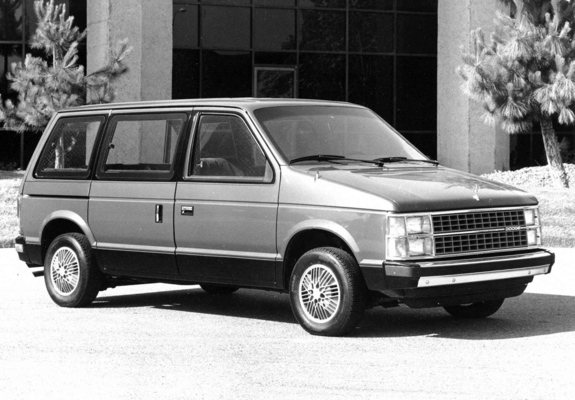 Photos of Dodge Caravan 1984–87