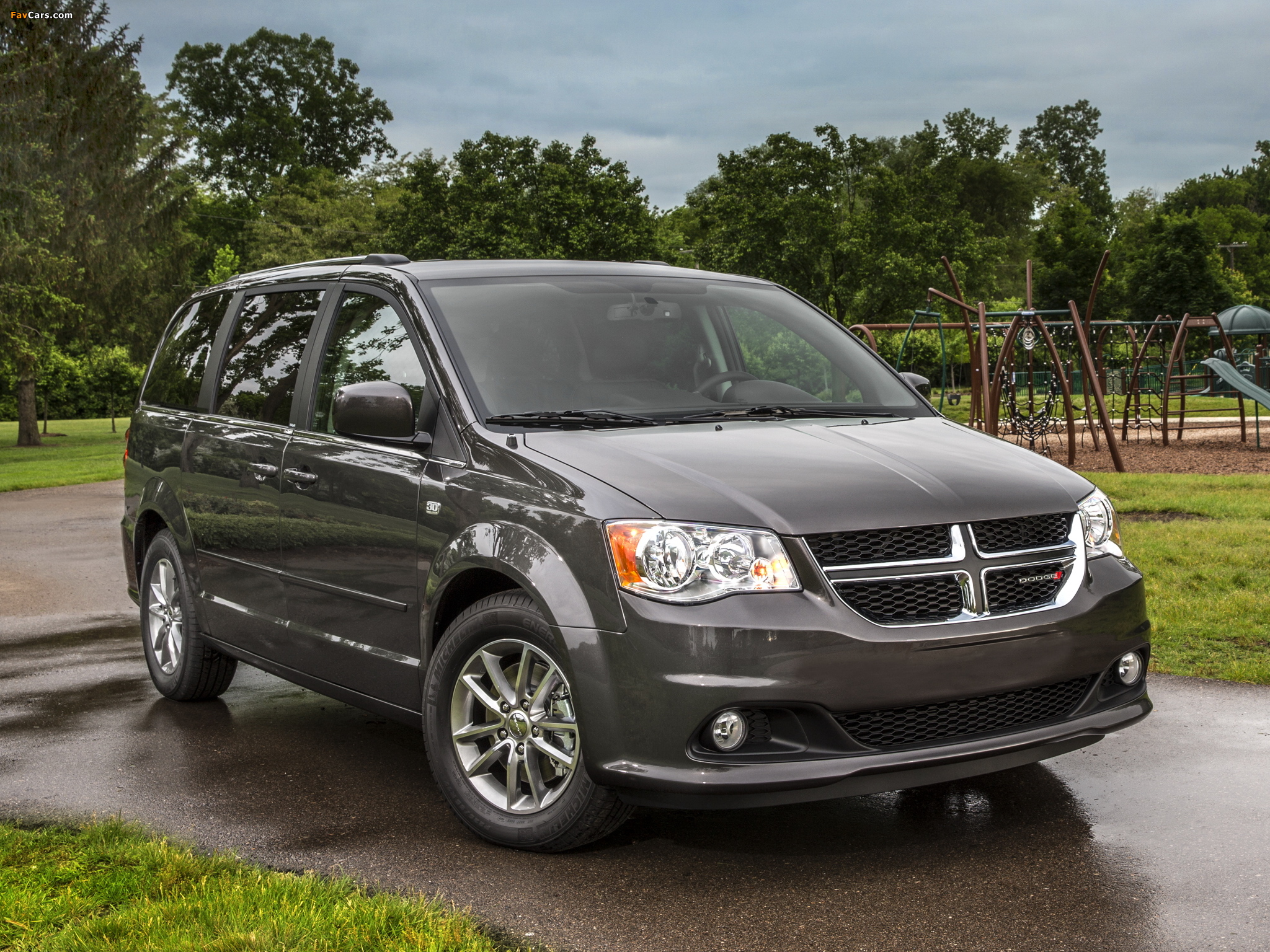 Photos of Dodge Grand Caravan 30th Anniversary 2013 (2048 x 1536)