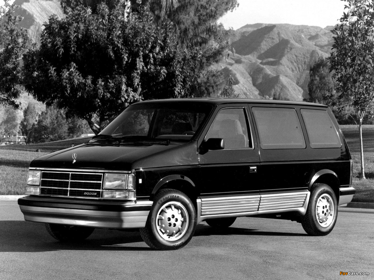 Pictures of Dodge Caravan 1987–90 (1280 x 960)