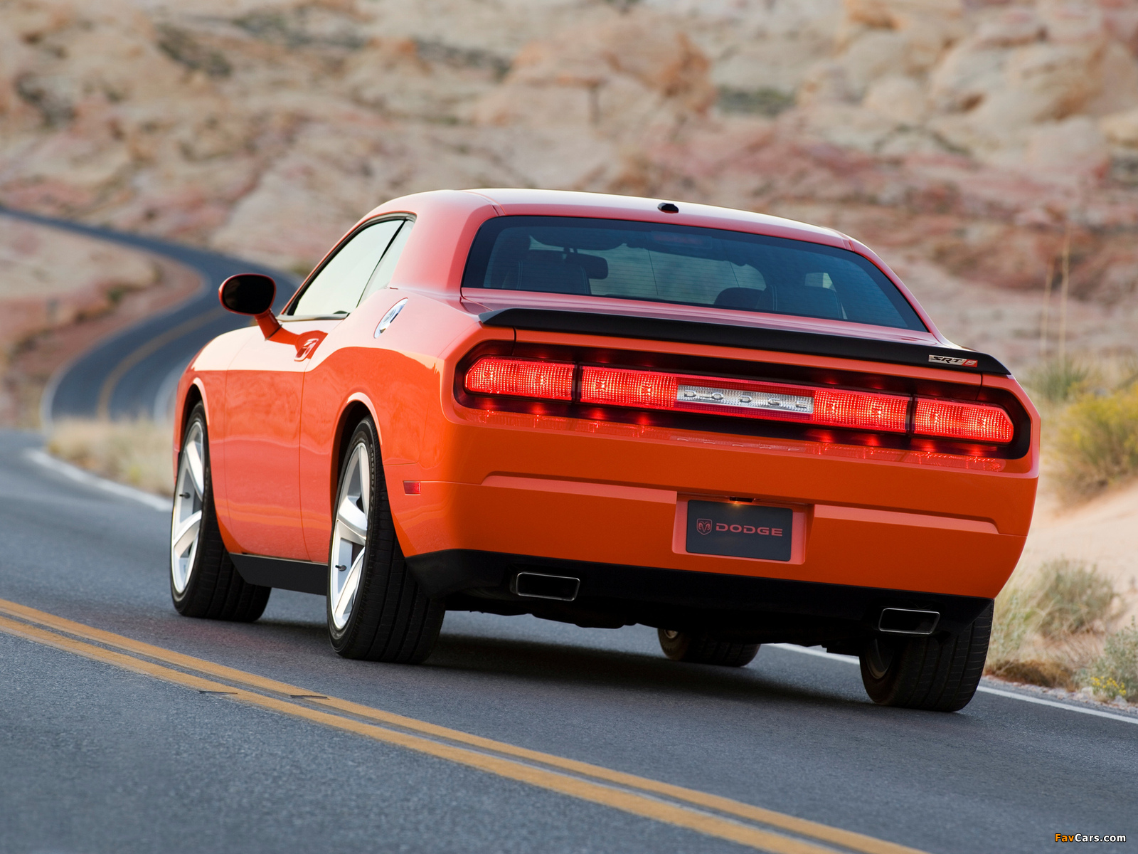 Dodge Challenger SRT8 (LC) 2008–10 photos (1600 x 1200)